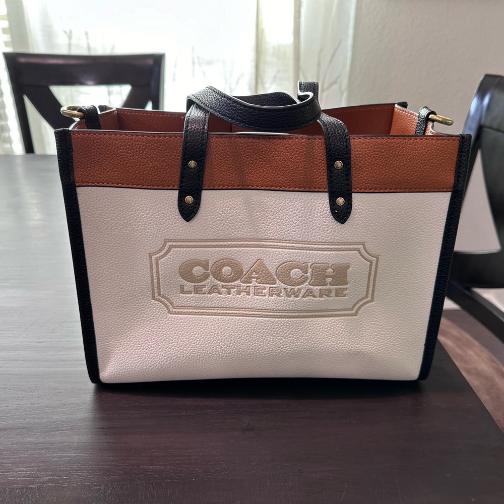 Coach Field and tote